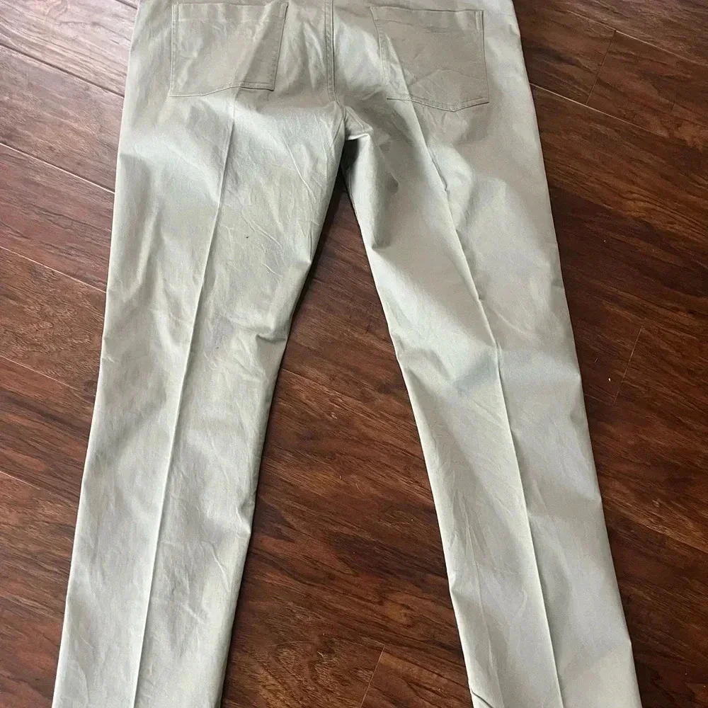Men’s Theory Straight Slim Fit Khaki pants -Size 36